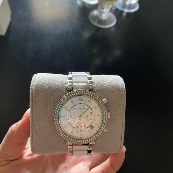 Michael Kors MK6354 Parker Silver Dial Stainless Steel Chronograph Women's Watch - Picture 4 of 5